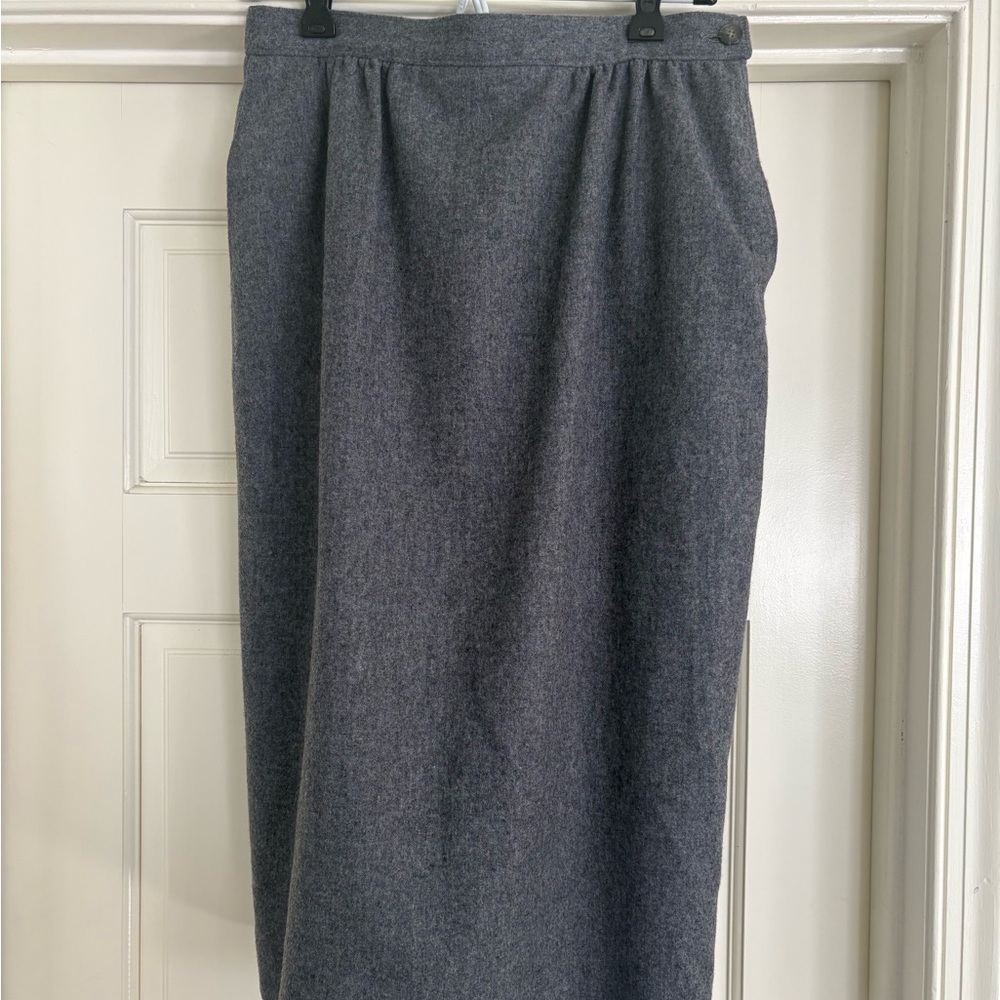 Elegant Gray Women's Skirt
